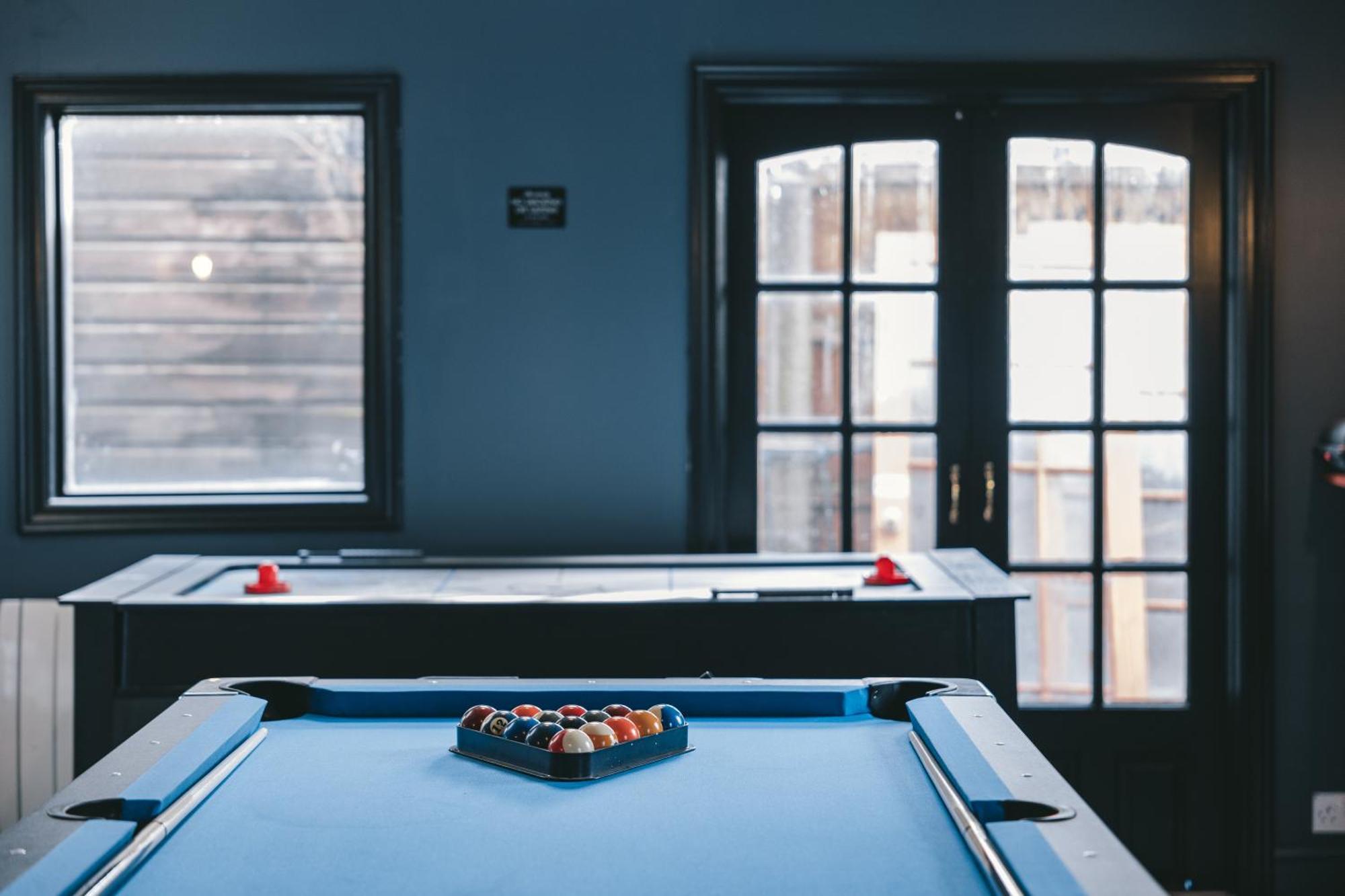 House With A Cinema And Games Room, Sleeps 17 شروزبري المظهر الخارجي الصورة